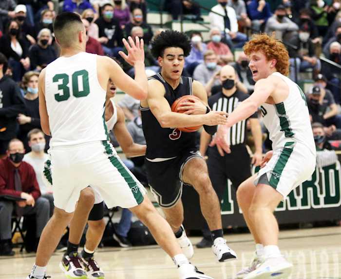 Tualatin.Tigard.boys-basketball.Dan-Brood.11